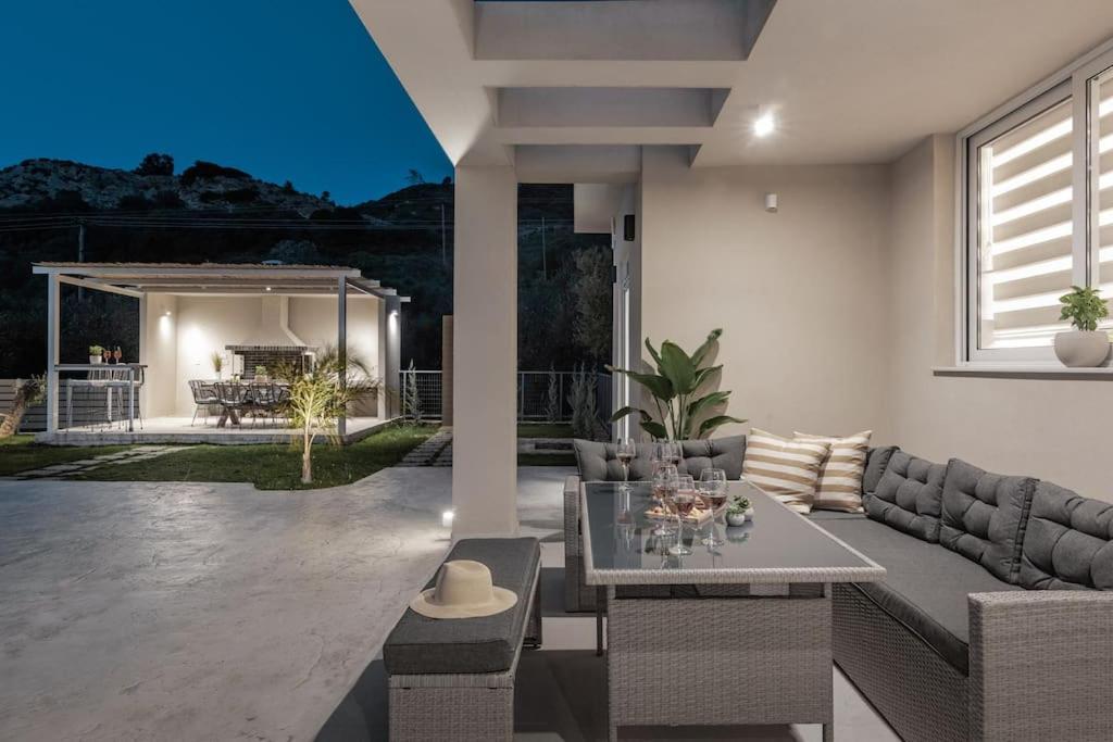 Melissia Luxury Villa Kalamákion Buitenkant foto