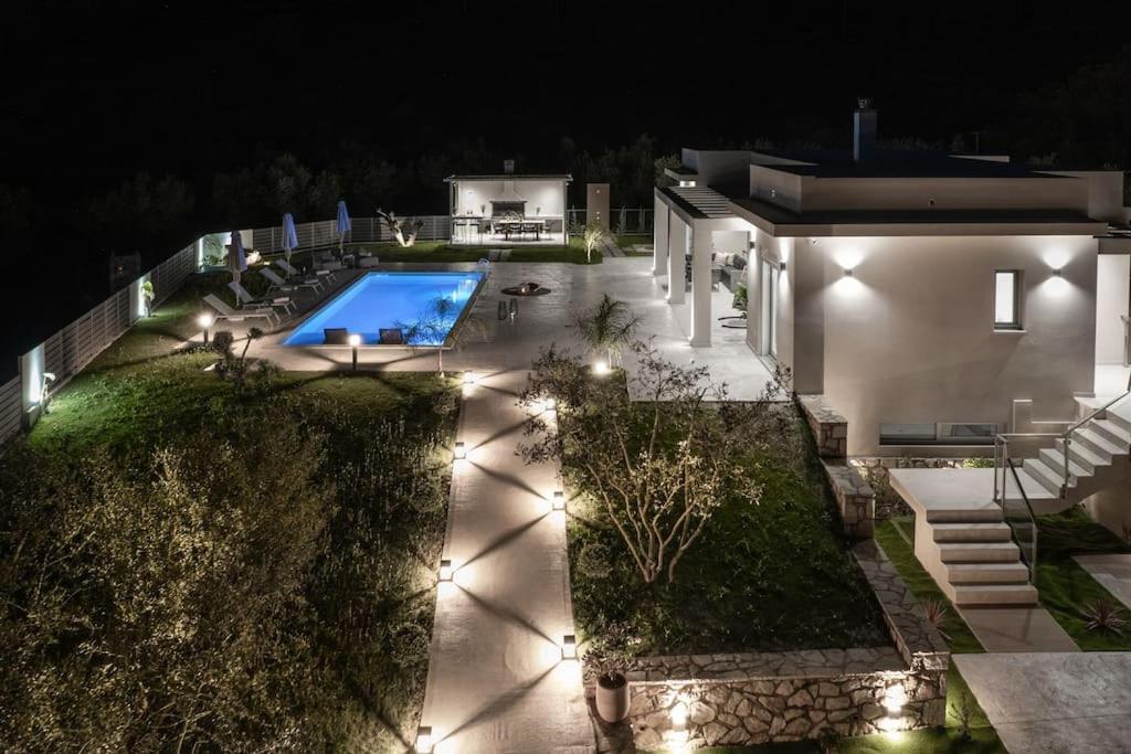 Melissia Luxury Villa Kalamákion Buitenkant foto